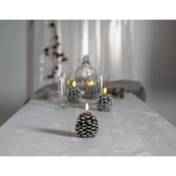 Kotteljus med LED & Timer – Naturtrogen Låga, 8×10,5 cm - bild 2