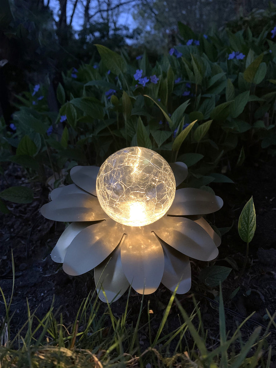 Solcellslykta näckrosor – tre guldfärgade blommor med LED - bild 2