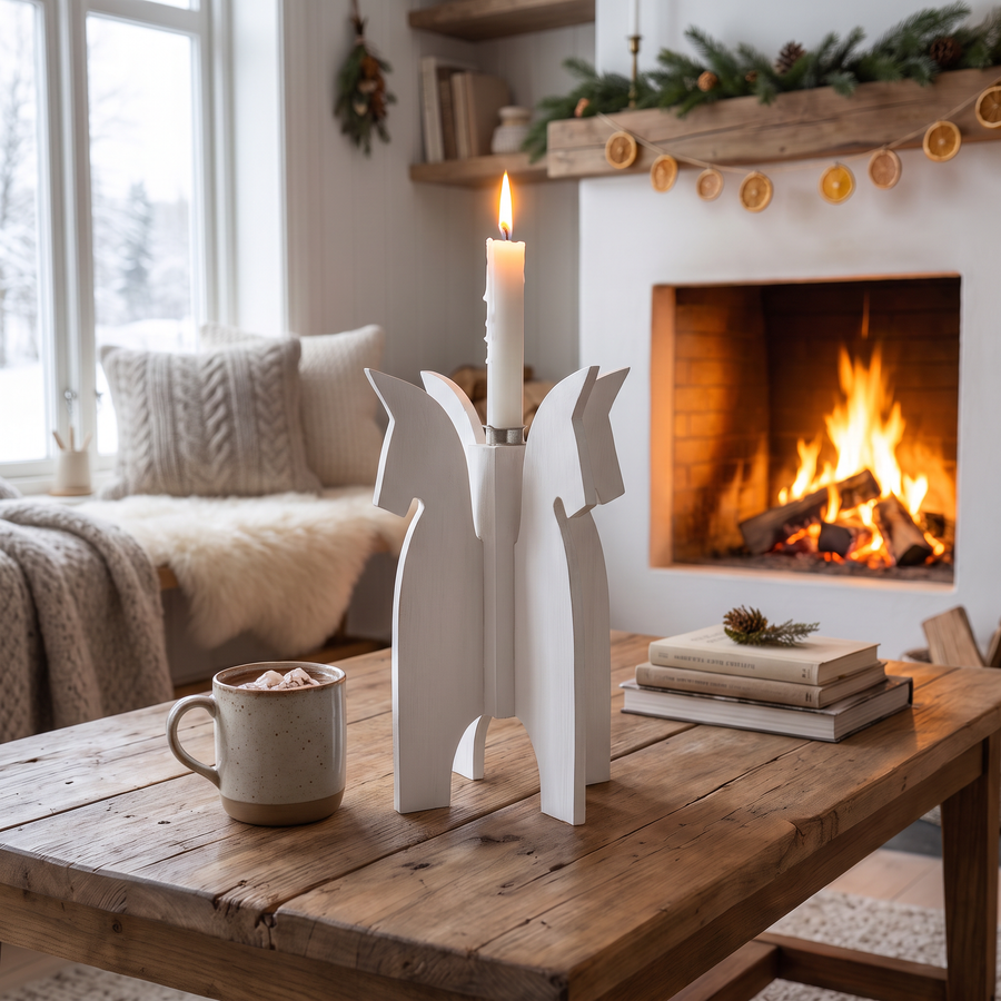 Forsbyhästen – Handgjord ljusstake från Gävle – vit - bild 1