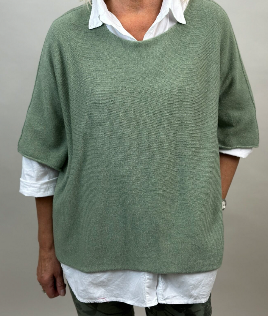 Ponchotröja ljus army – mjuk onesize i viscose och cashmere - bild 2