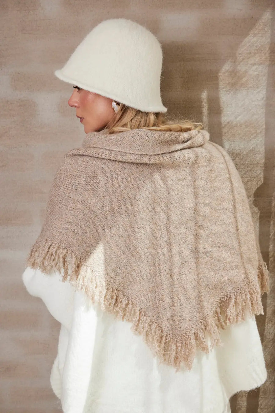 Sjal Tove – mjuk sjal i beige - bild 1
