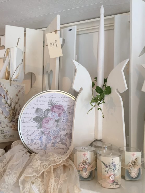 Forsbyhästen – Handgjord ljusstake från Gävle – vit - bild 3