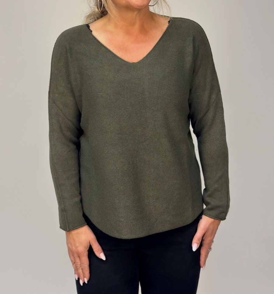 Finstickad tröja i skogsgrön – mjuk onesize i viskos och cashmere - bild 2